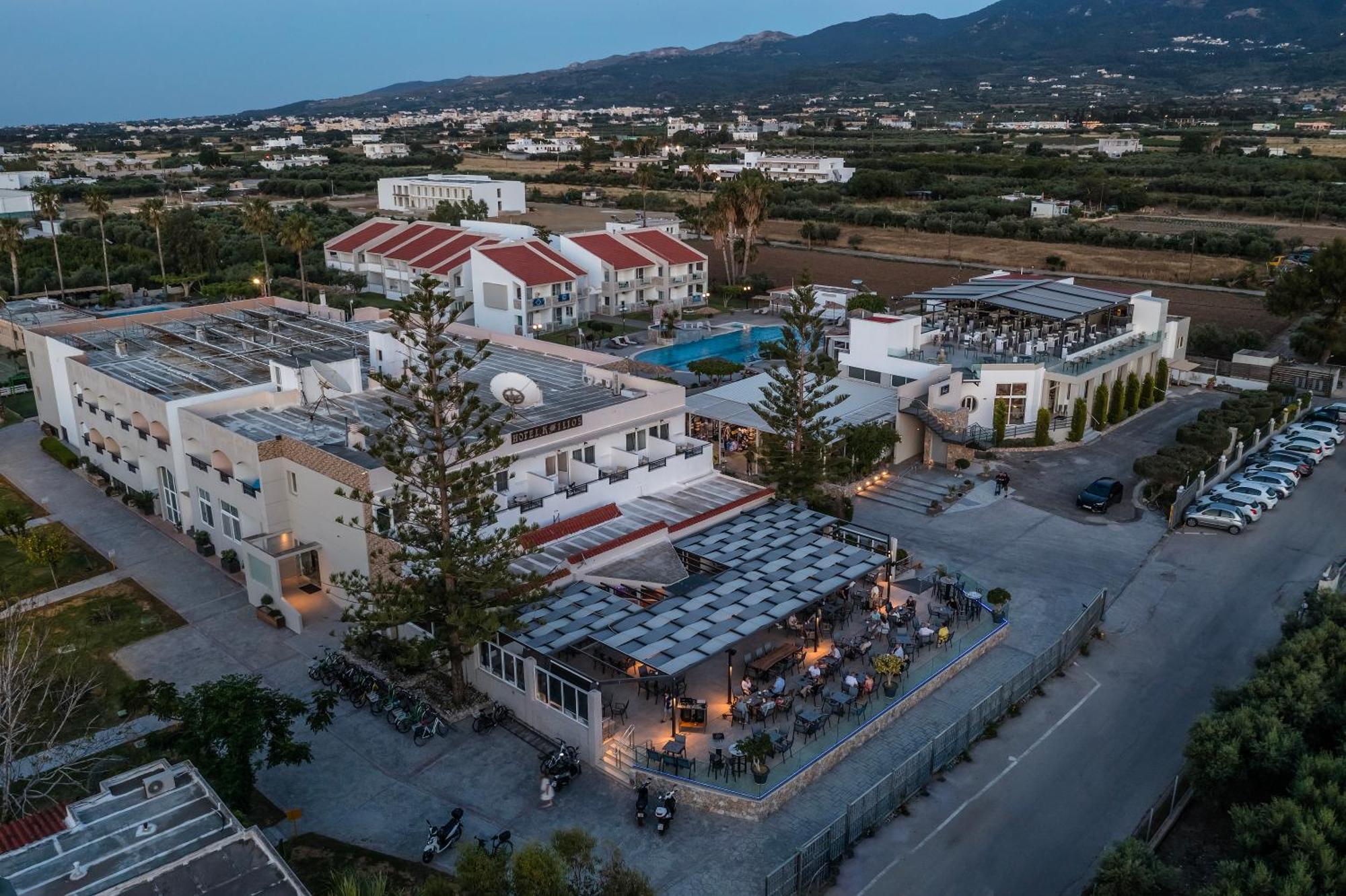 Ilios K Village Resort Tigkaki  Bagian luar foto